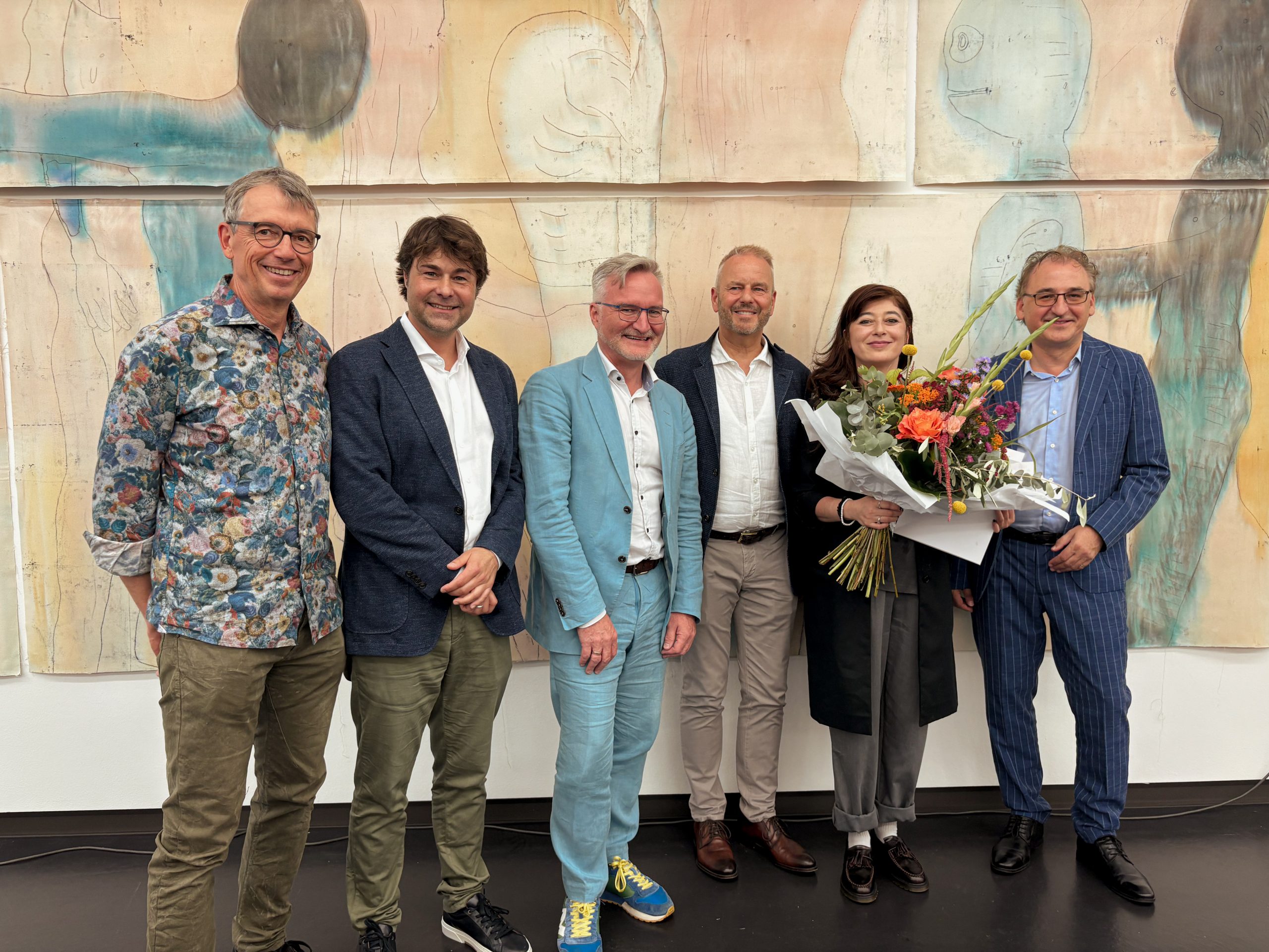 Künstlerin Gülbin Ünlü von Kulturreferent Enninger mit „Zeitsicht Art Award 2024“ ausgezeichnet