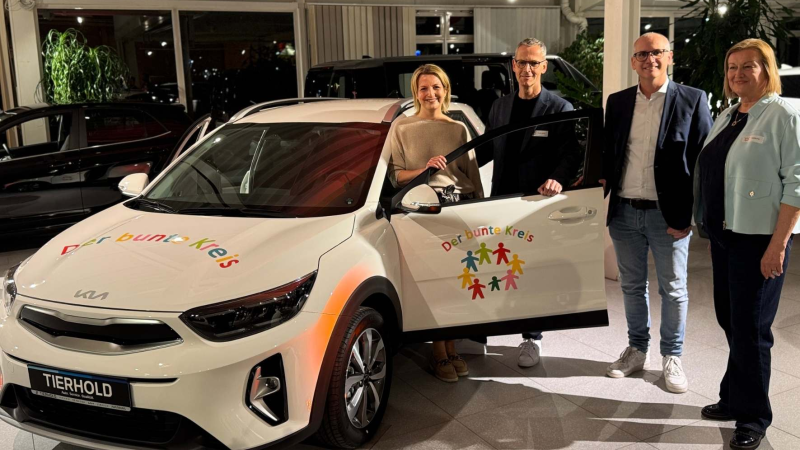 Gewinnübergabe bei Automobile Tierhold