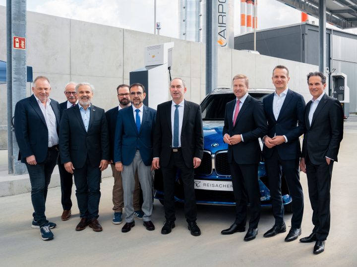 Regionale Unternehmen gestalten Zukunft: Wasserstofftankstelle am Flughafen Memmingen eröffnet